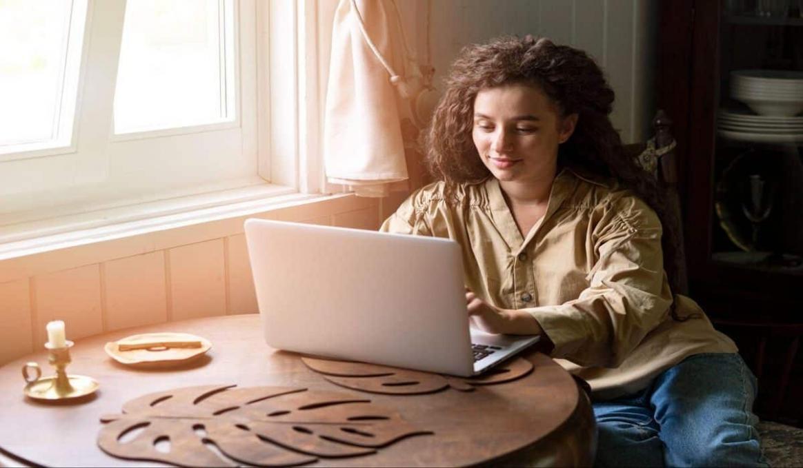 Análisis de mercado en pantallas múltiples